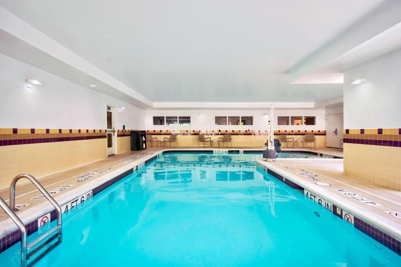 Springhill Suites Erie Kearsarge Экстерьер фото