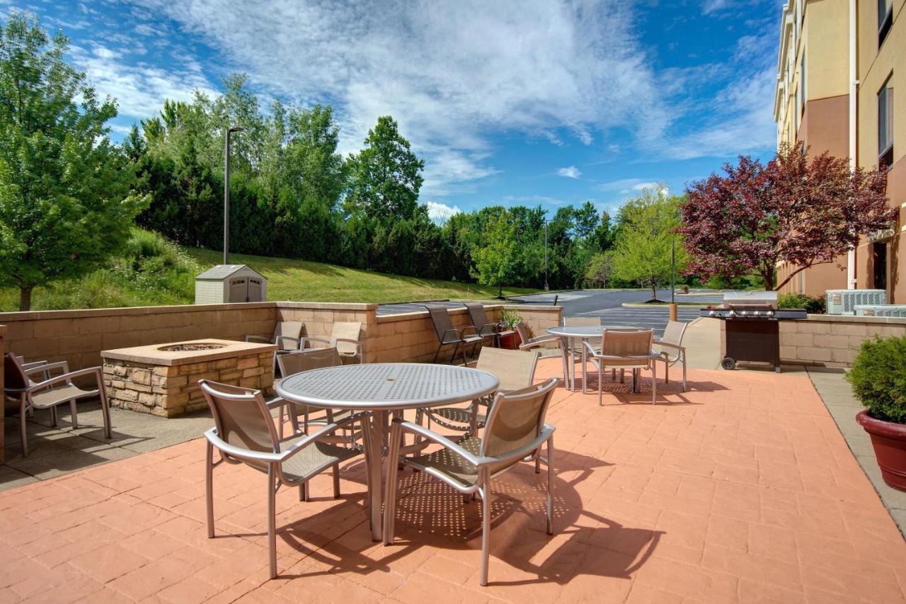Springhill Suites Erie Kearsarge Экстерьер фото