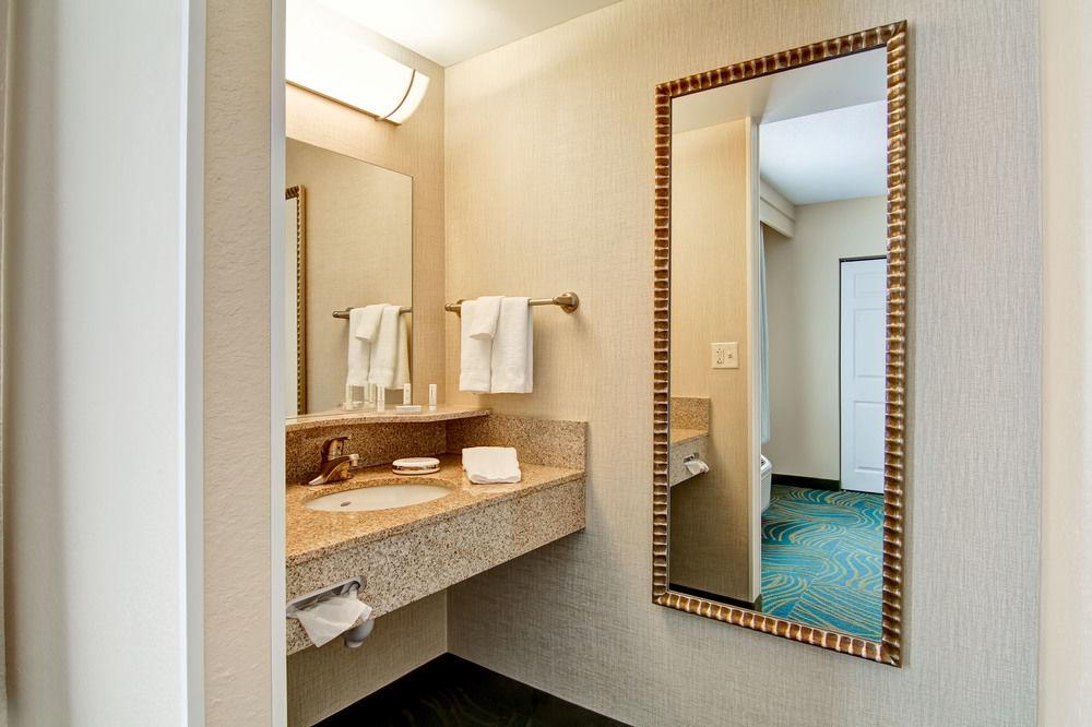 Springhill Suites Erie Kearsarge Экстерьер фото
