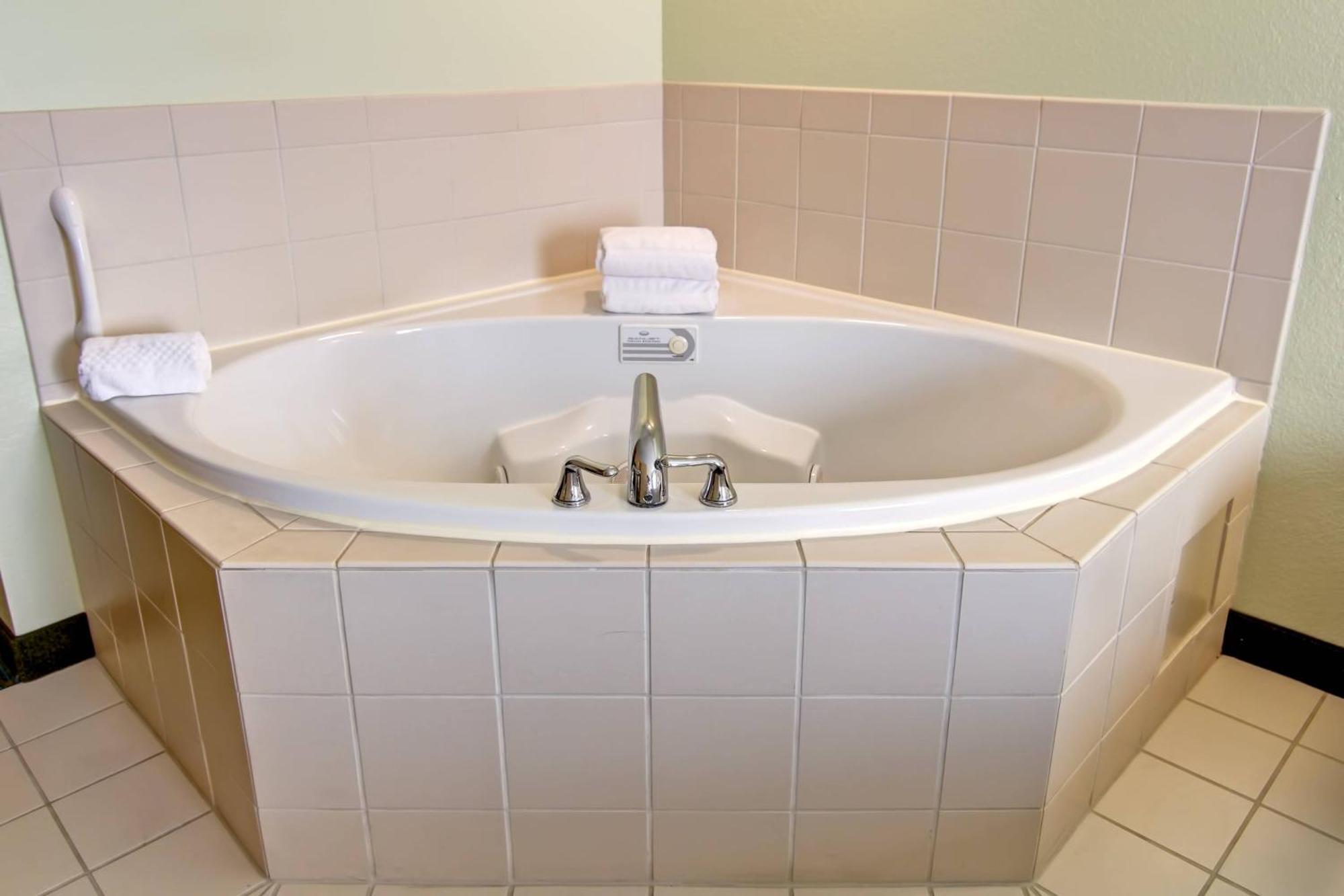 Springhill Suites Erie Kearsarge Экстерьер фото